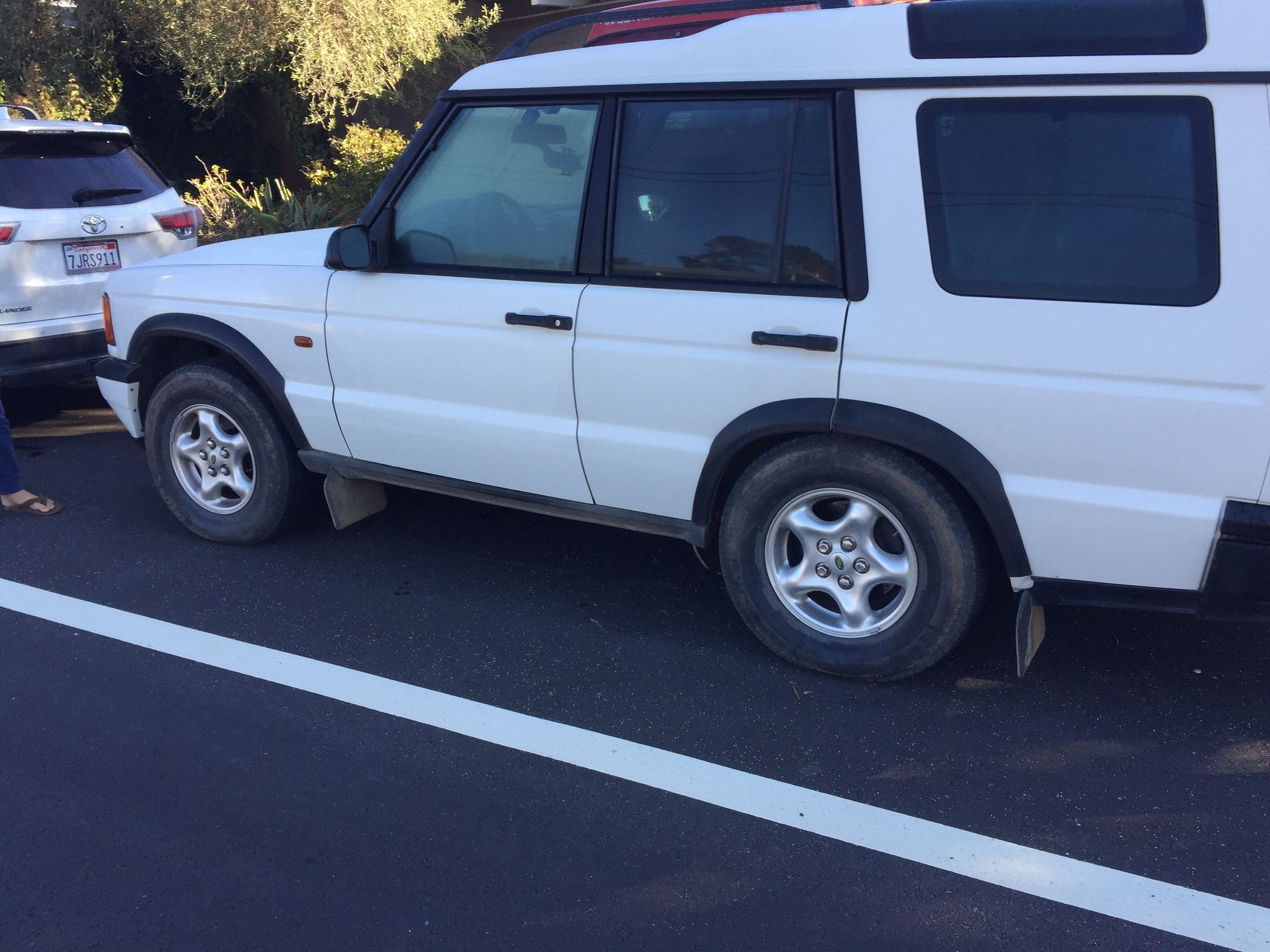 2000 Land Rover Discovery - 2000 Land Rover Discovery 2 SE7 - Used - VIN SALTY1540YA241322 - 203,000 Miles - 8 cyl - 4WD - Automatic - SUV - White - Castro Valley, CA 94552, United States