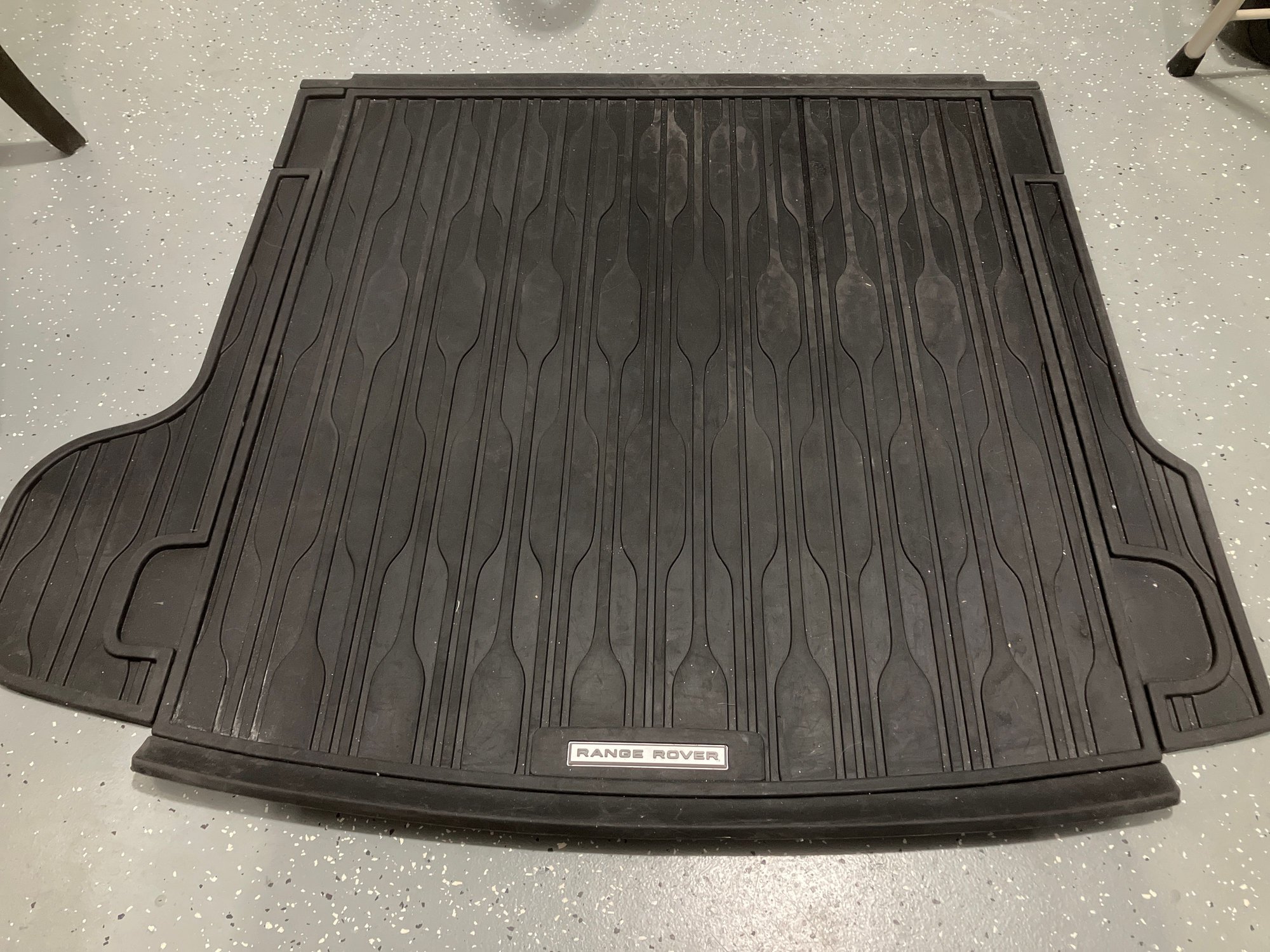 Interior/Upholstery - Trunk cargo floor liner - Used - 2020 Land Rover Range Rover Velar - Tampa, FL 33647, United States