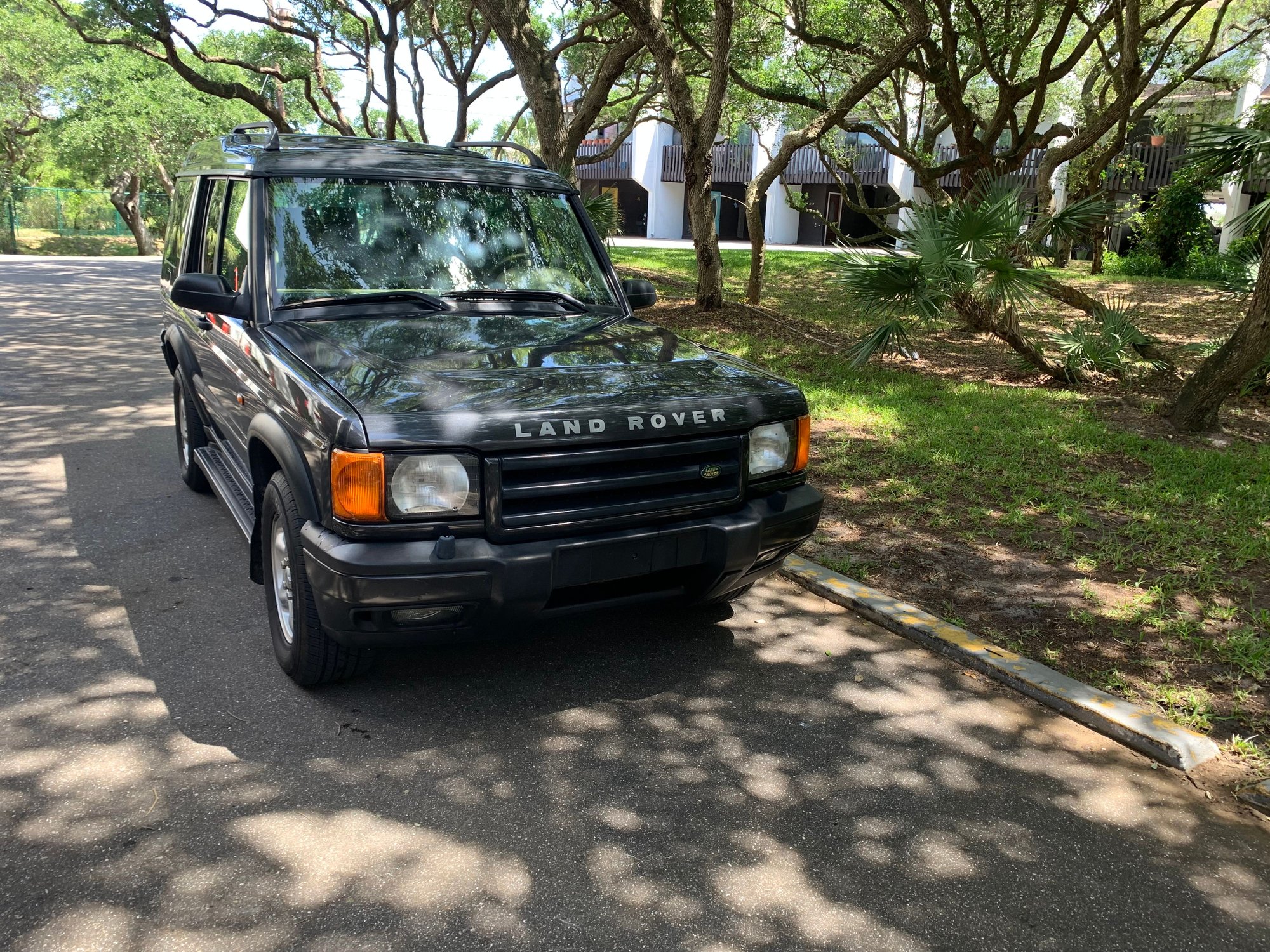 2000 Land Rover Discovery - 2000 Land Rover Discovery II - Used - VIN SALTY1240YAX73790 - 168,332 Miles - 8 cyl - AWD - Automatic - SUV - Gray - Bristol, TN 37620, United States