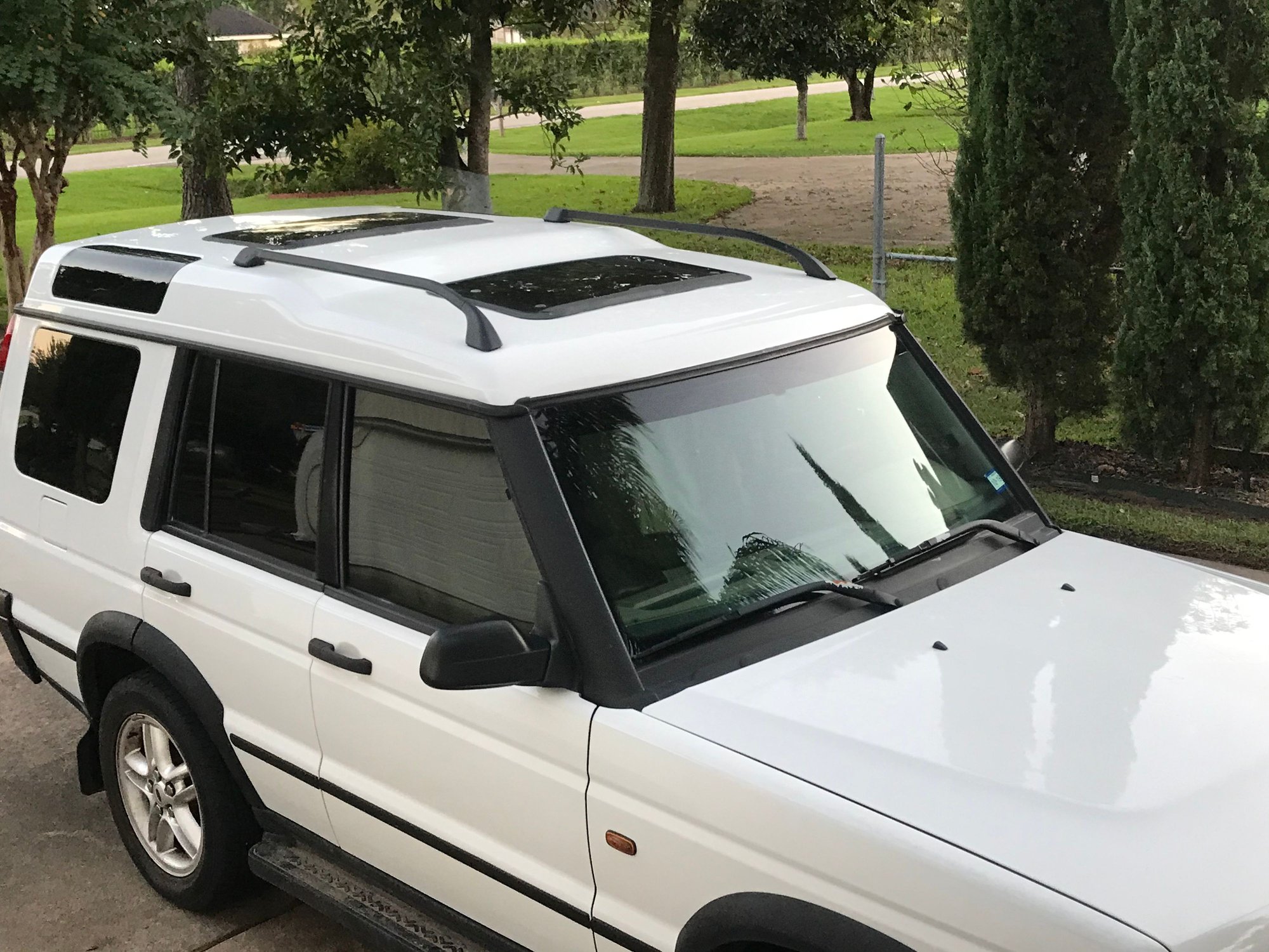 2002 Land Rover Discovery - Running Strong & Cool!!!! 2002 Discovery SE II Best Offer - Used - VIN SALTY12412A742781 - 248,774 Miles - 8 cyl - AWD - Automatic - SUV - White - Houston, TX 77496, United States