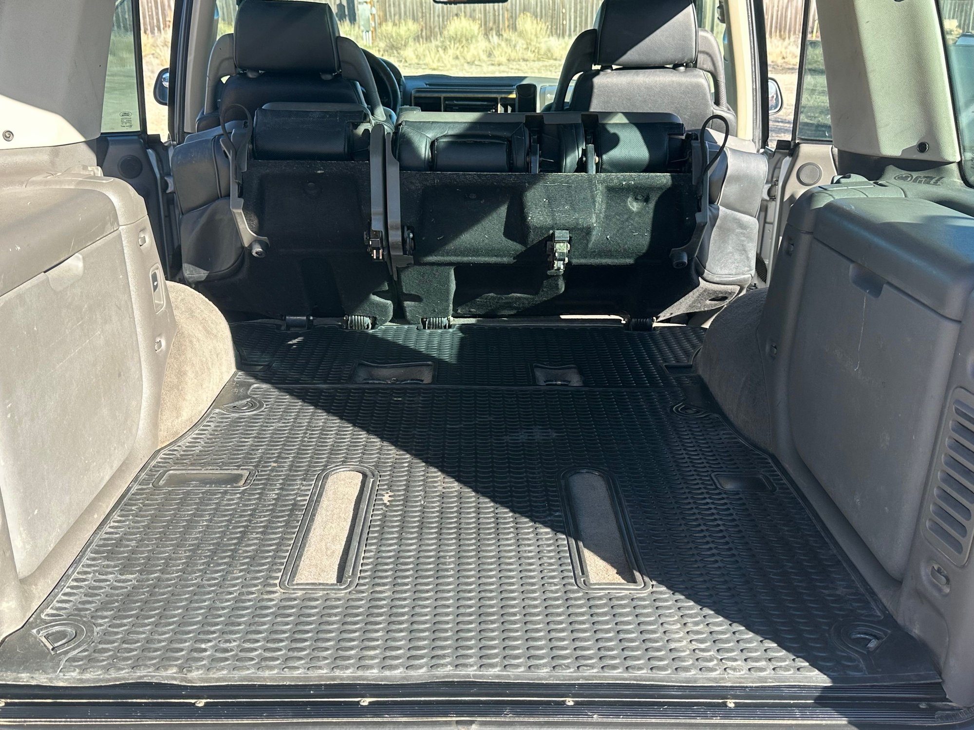 2002 Land Rover Discovery - 2002 Land Rover discovery Westminster series - Used - VIN SALTY15472A762853 - 182,000 Miles - 8 cyl - 4WD - Automatic - SUV - Silver - Cortez, CO 81321, United States