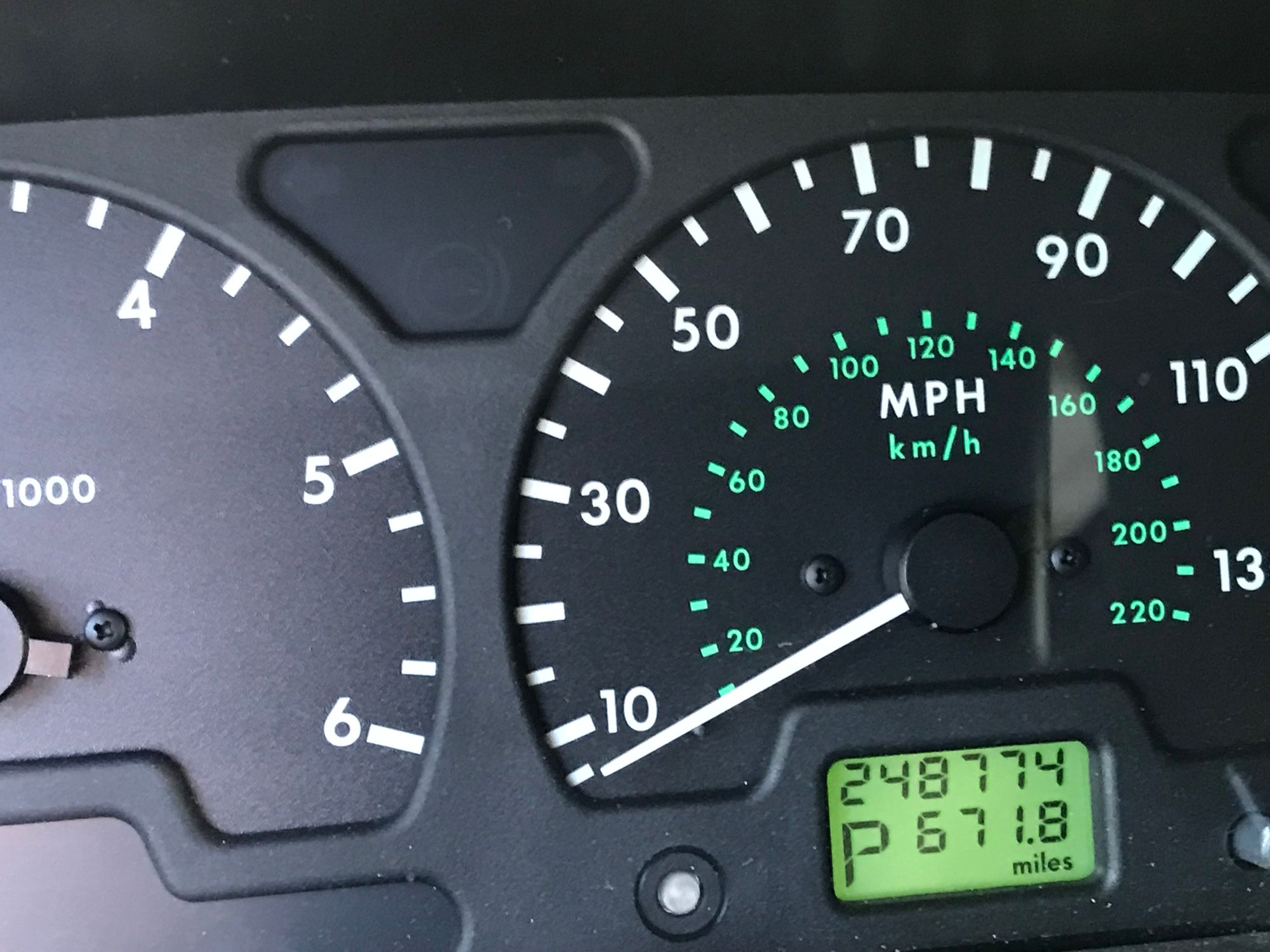 2002 Land Rover Discovery - Running Strong & Cool!!!! 2002 Discovery SE II Best Offer - Used - VIN SALTY12412A742781 - 248,774 Miles - 8 cyl - AWD - Automatic - SUV - White - Houston, TX 77496, United States