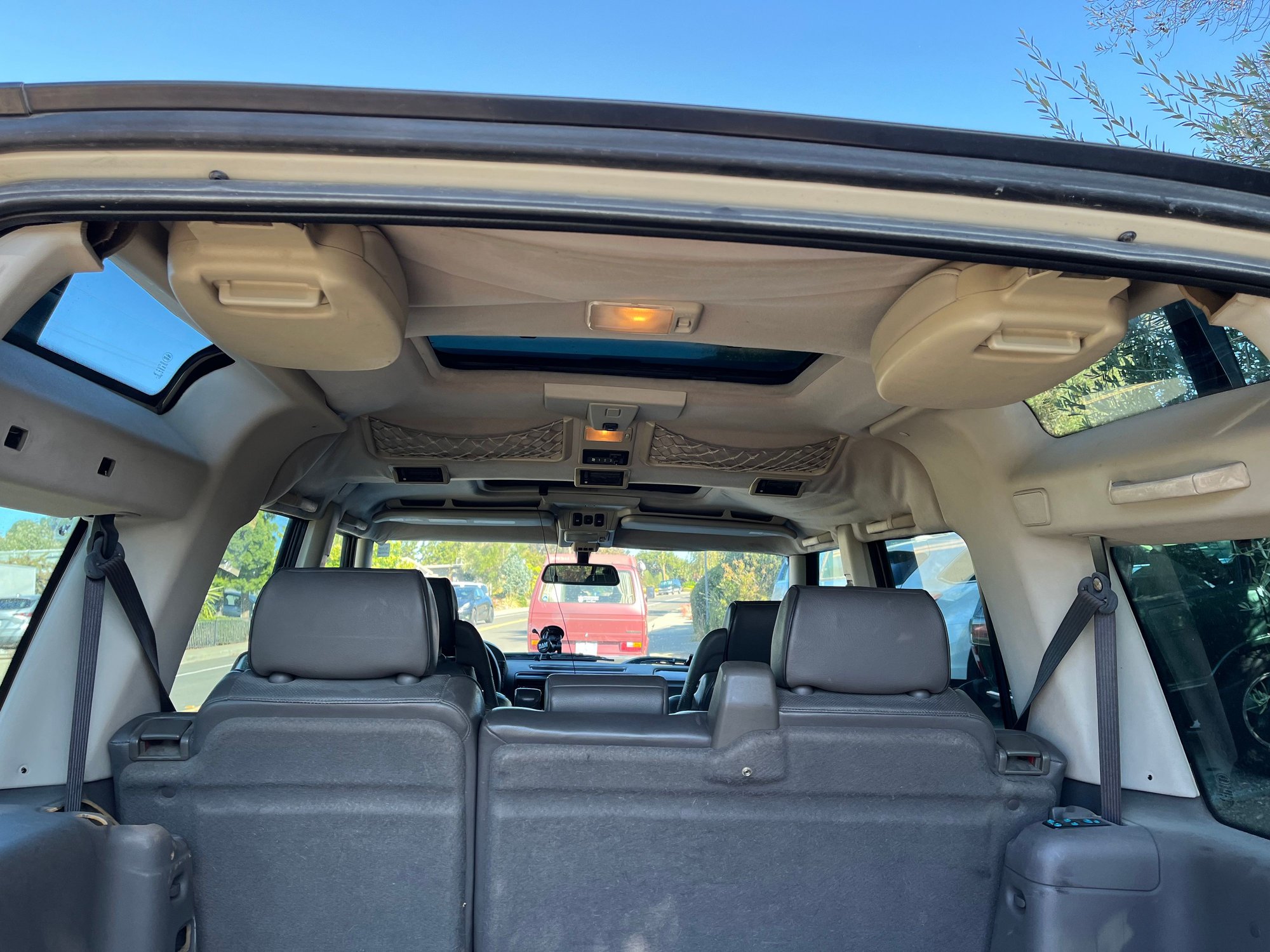 2000 Land Rover Discovery - 2000 Land Rover Discovery 2 SE7 - Used - VIN SALTY1540YA241322 - 203,000 Miles - 8 cyl - 4WD - Automatic - SUV - White - Castro Valley, CA 94552, United States
