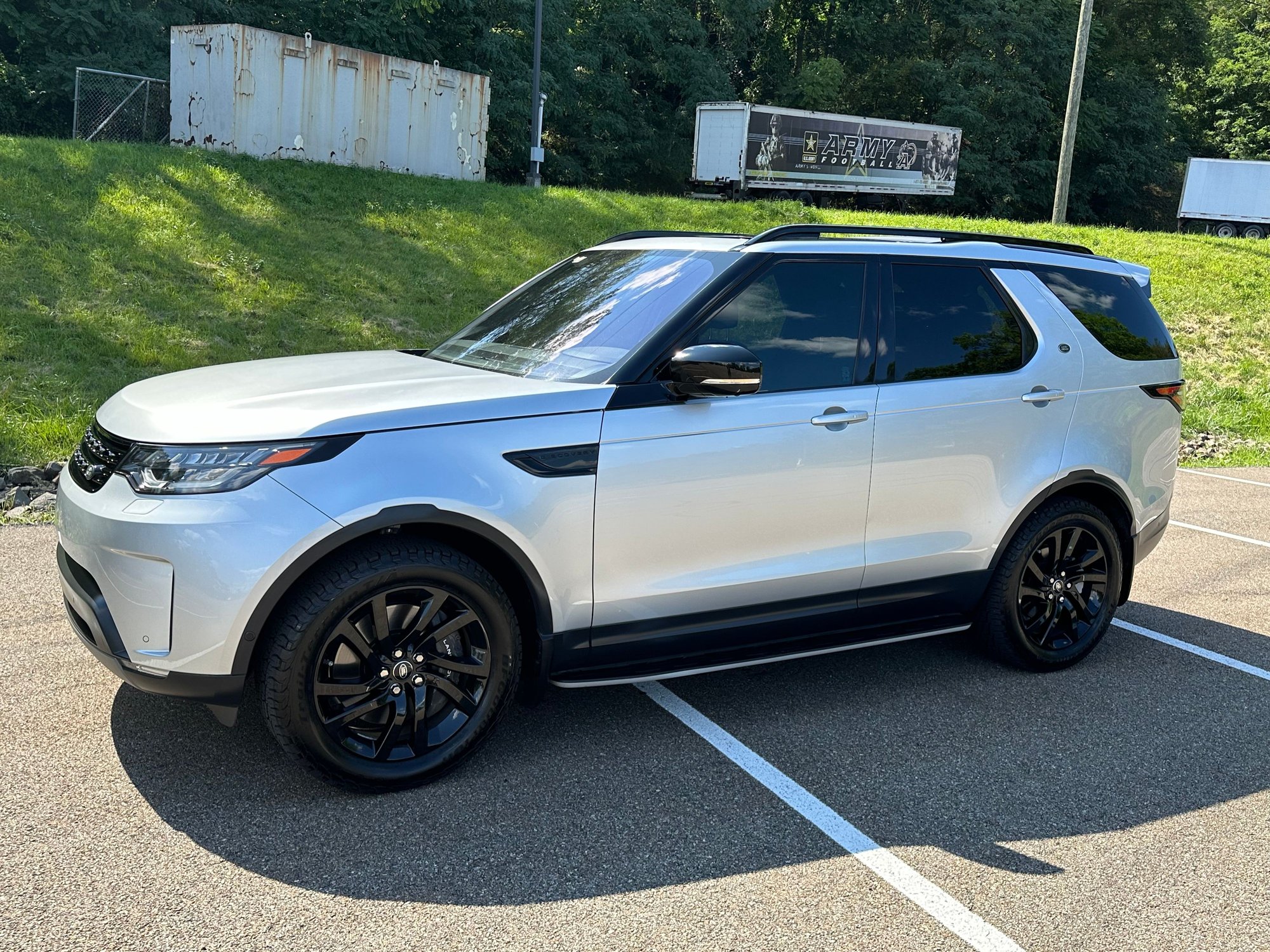 2018 Land Rover Discovery - Immaculate 2018 Discovery 5 HSE TD6! - Used - VIN SALGV2RE6JA514370 - 36,600 Miles - 6 cyl - 4WD - Automatic - SUV - Silver - West Point, NY 10996, United States
