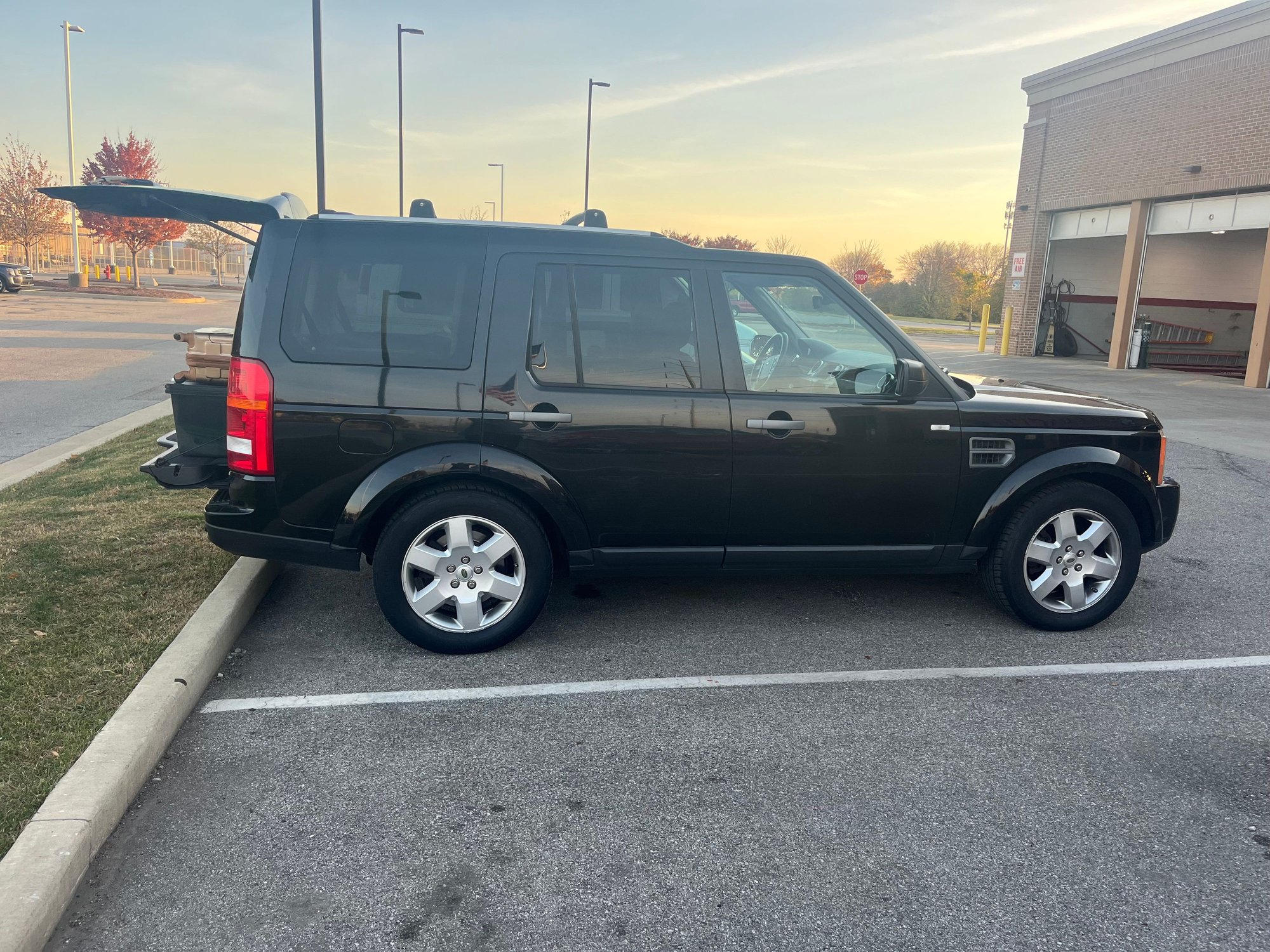 2009 Land Rover LR3 - 2009 Land Rover LR3 HSE Lux - Used - VIN SALAC25409A510769 - Automatic - Black - Marion, IN 46952, United States