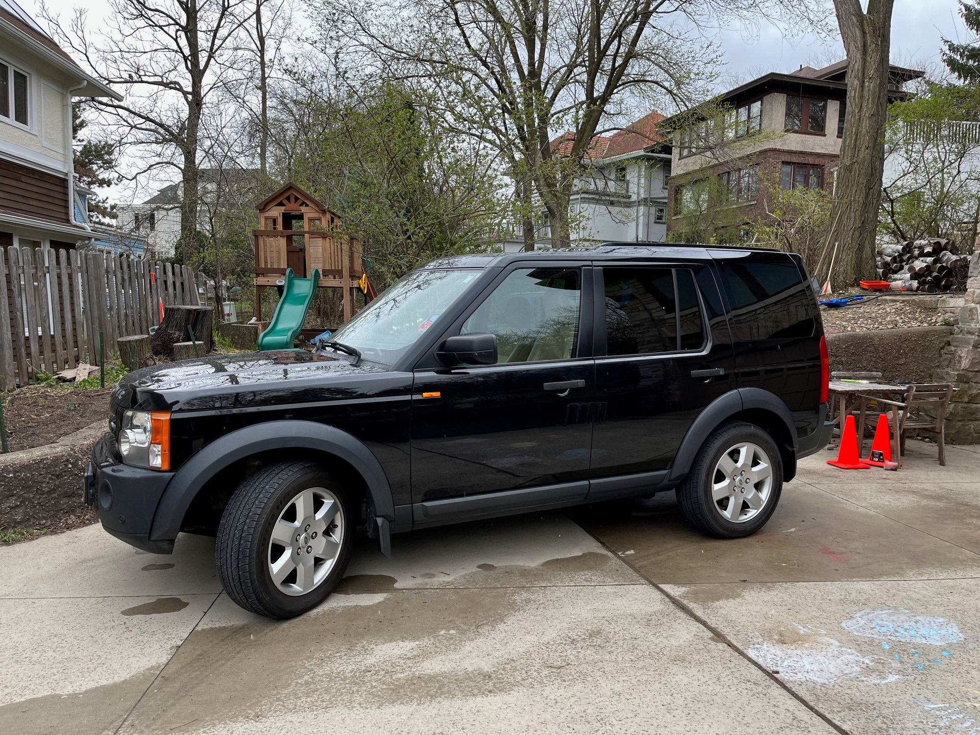 2008 Land Rover LR3 - 2008 LR3 HSE in great mechanical shape - Used - VIN SALAG25418A460581 - 116,000 Miles - 8 cyl - 4WD - Automatic - SUV - Black - Madison, WI 53706, United States