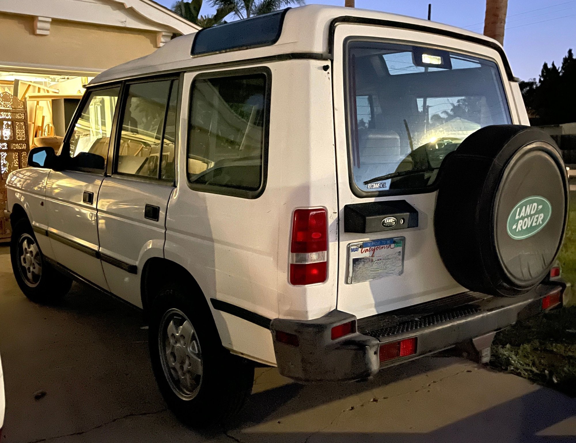 1995 Land Rover Discovery - 1995 Discovery for sale - low miles - Used - VIN SALJN1240SA141491 - 106,453 Miles - 8 cyl - 4WD - Automatic - SUV - White - San Diego, CA 92117, United States