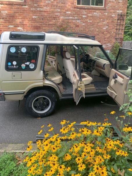 1998 Land Rover Discovery - 1998 Disco 1 NAV 300tdi manual - Used - VIN saljy1245wa777207 - 204,400 Miles - 4 cyl - 4WD - Manual - SUV - Gold - Silver Spring, MD 20901, United States
