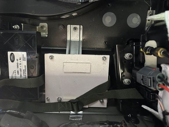 Platform for the extra battery