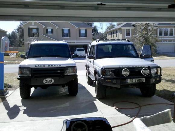 Looking at the Bryce's new ARB bumper and his former Botorff bumper (left) makes me want to add holes for the foglights and brush bar for the headlights.  Possible next mod?