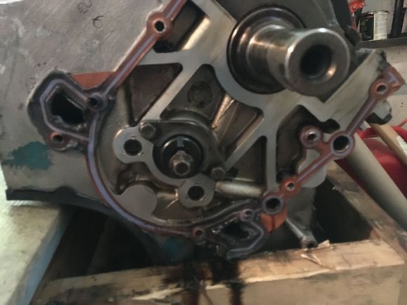 Note the heavy over use of RTV