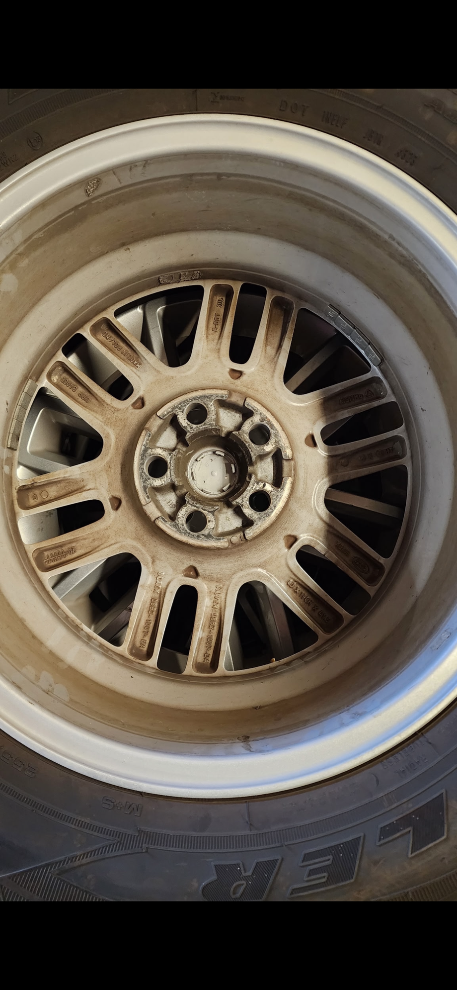 Wheels and Tires/Axles - Land Rover rims and tires Set of 5( price 1600$ cash preferred ) - Used - All Years  All Models - Camarillo, CA 93012, United States
