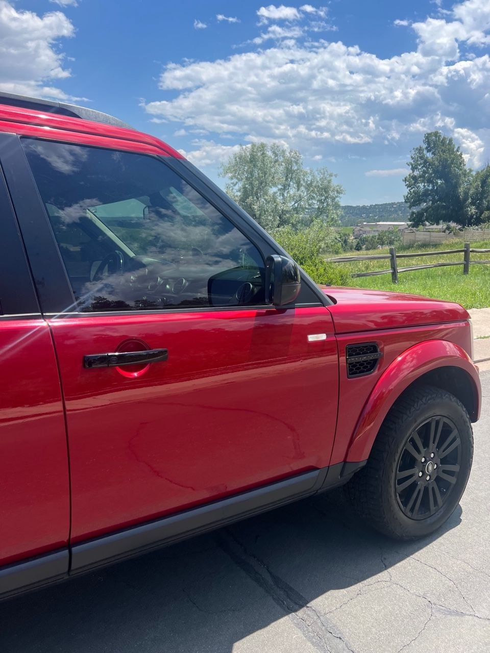 2013 Land Rover LR4 - Beautiful 2013 LR4 Firenze Red - Used - VIN SALAG2D41DA694618 - 8 cyl - 4WD - Automatic - SUV - Red - Colorado Springs, CO 80919, United States