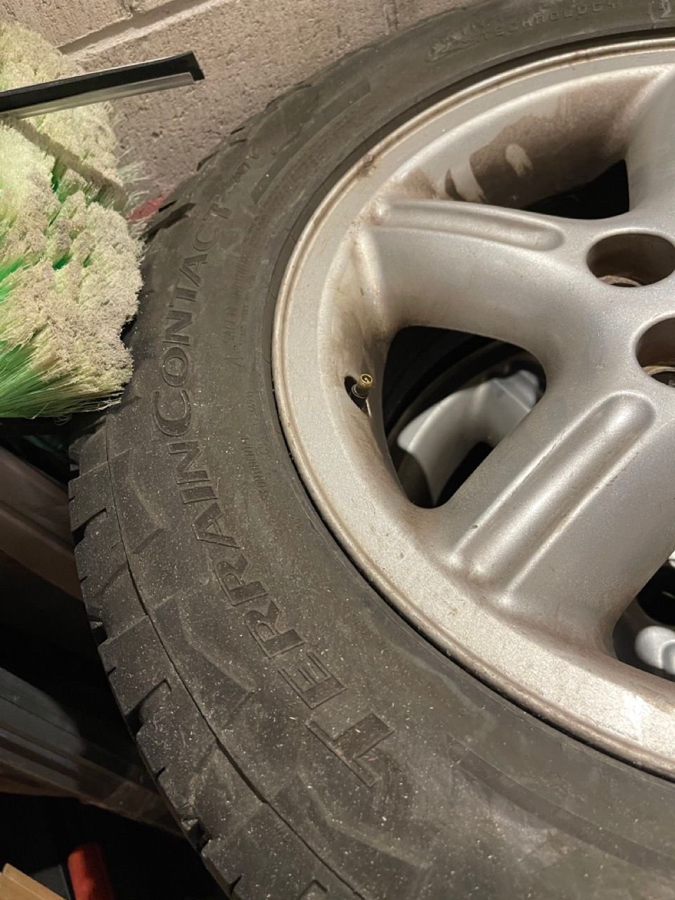 Wheels and Tires/Axles - Best Stock tires, very low milage. Continental TerrainContact 255/55r18 - Used - 2001 to 2004 Land Rover Discovery - Toronto, ON M6P3T5, Canada