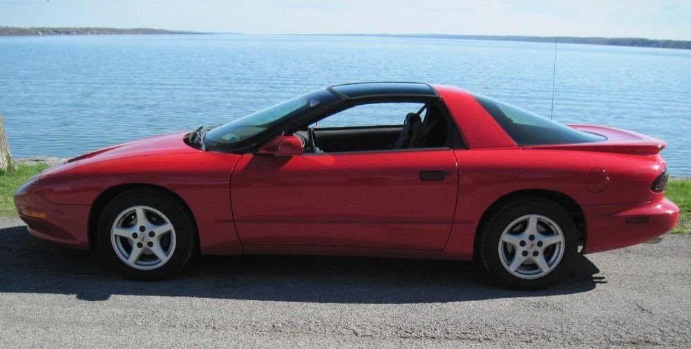 1997 Pontiac Firebird - 1997 Pontiac Firebird Formula - Used - VIN 2G2FV22P9V2212584 - 194,000 Miles - 8 cyl - 2WD - Manual - Coupe - Red - Canandaigua, NY 14424, United States