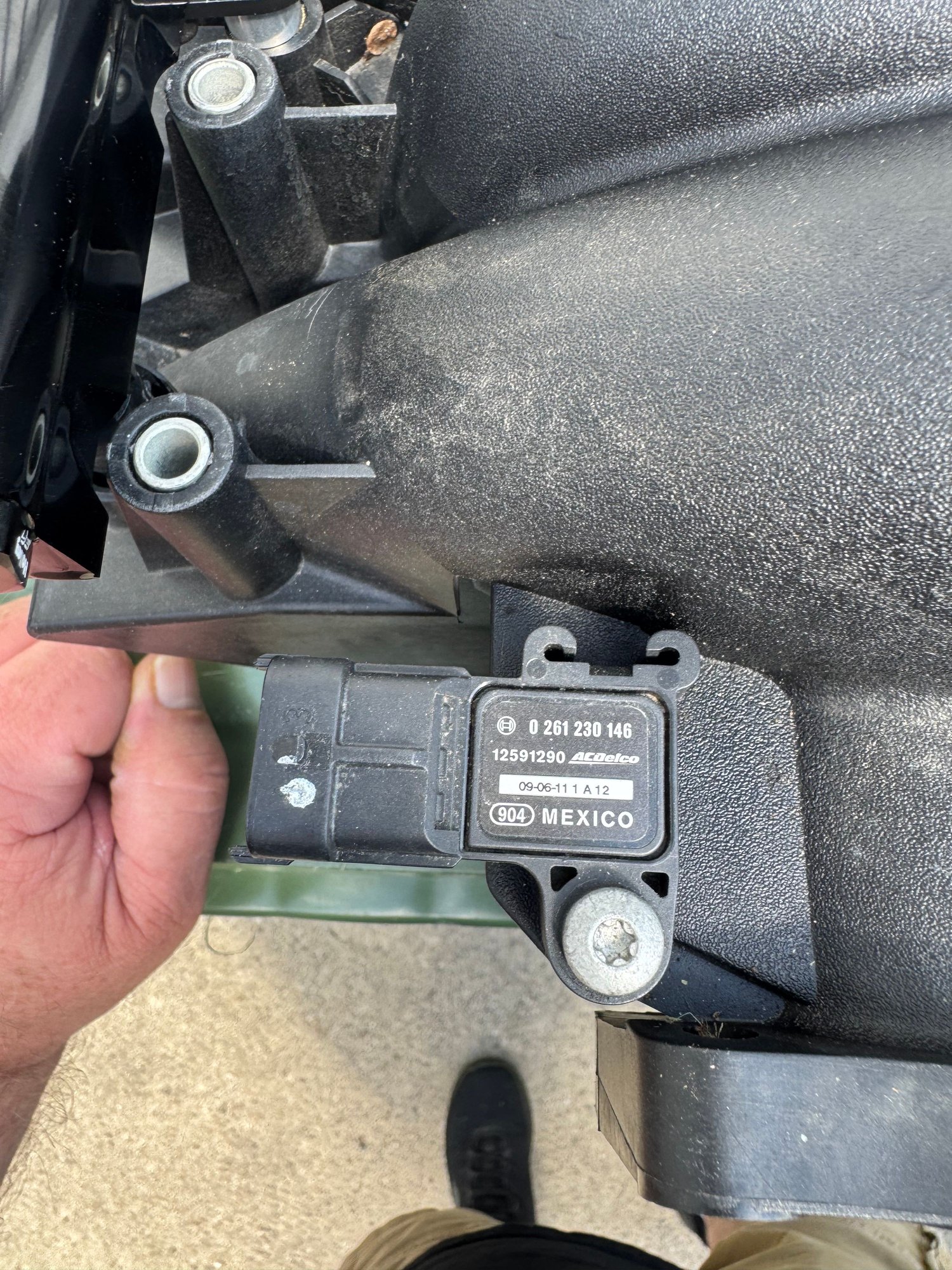 Engine - Intake/Fuel - LS3 Intake With Holley EFI Rails And 50lb Flex Fuel Injectors - Used - 0  All Models - Allen Park, MI 48101, United States