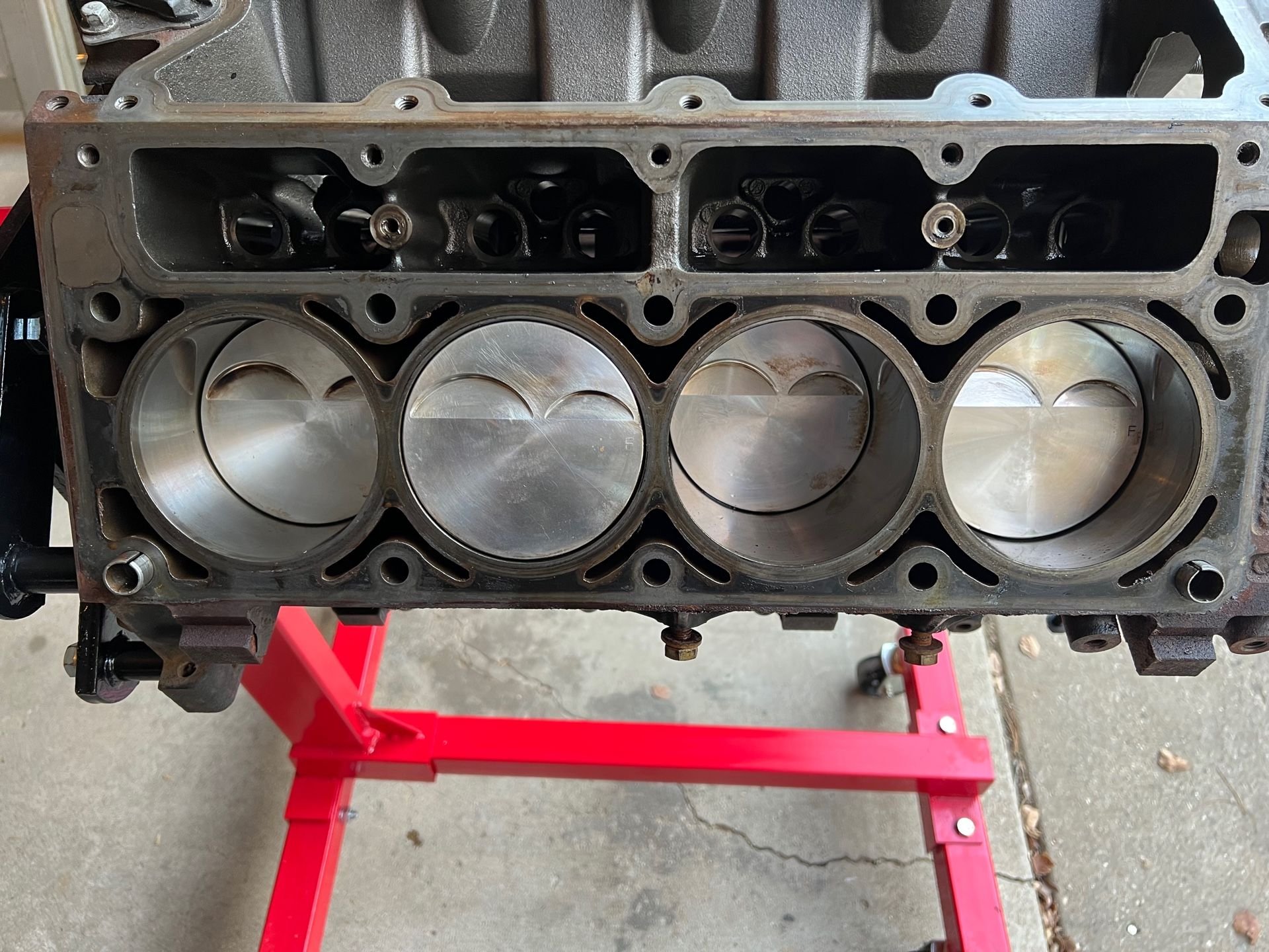 LQ9 block, Diamond flat top pistons, Gen4 rods w/ARP 2000, stock crank