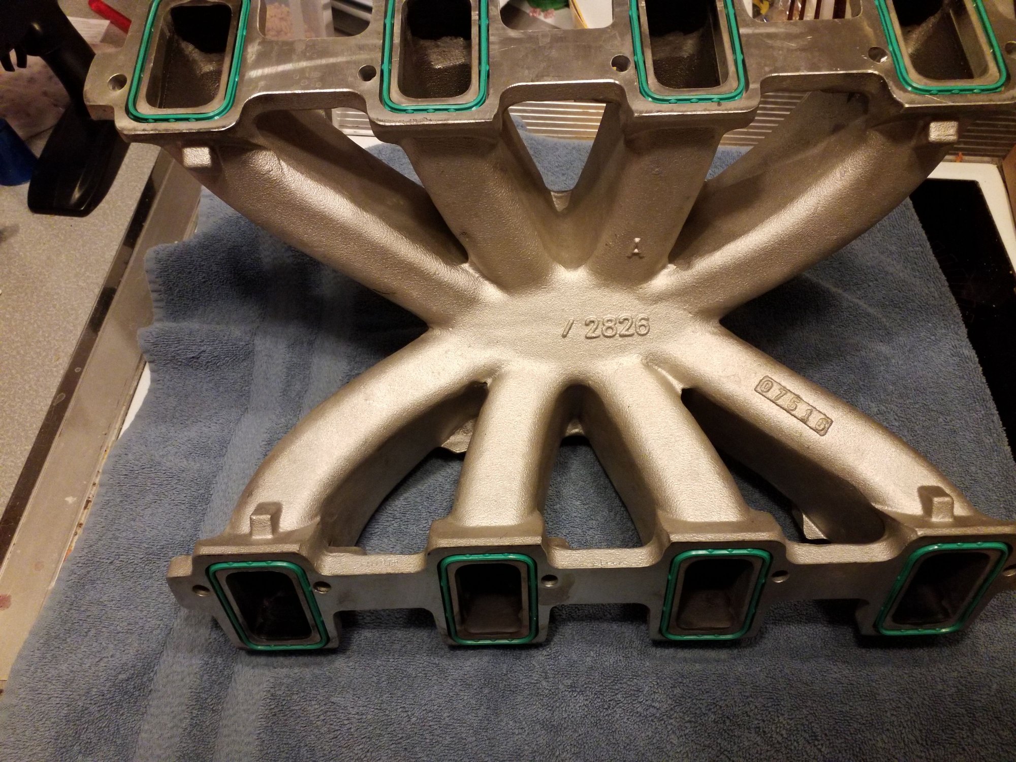  - Edelbrock ls3 super victor 2826 carb intake 4150 style - Merrill, WI 54452, United States