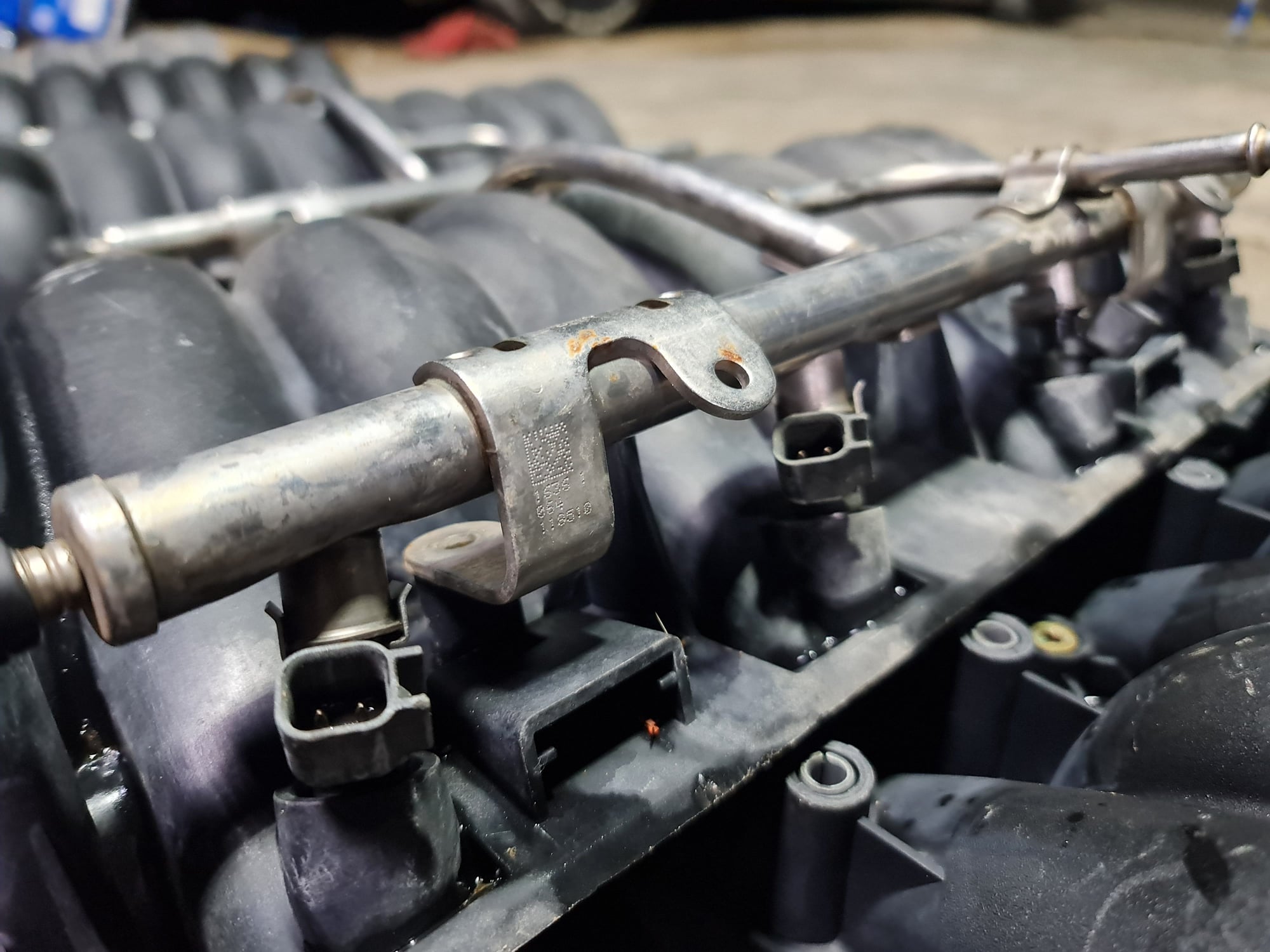Engine - Intake/Fuel - 8x ls3 intake manifolds bare and complete damage intakes read please! - Used - 0  All Models - Bahrain