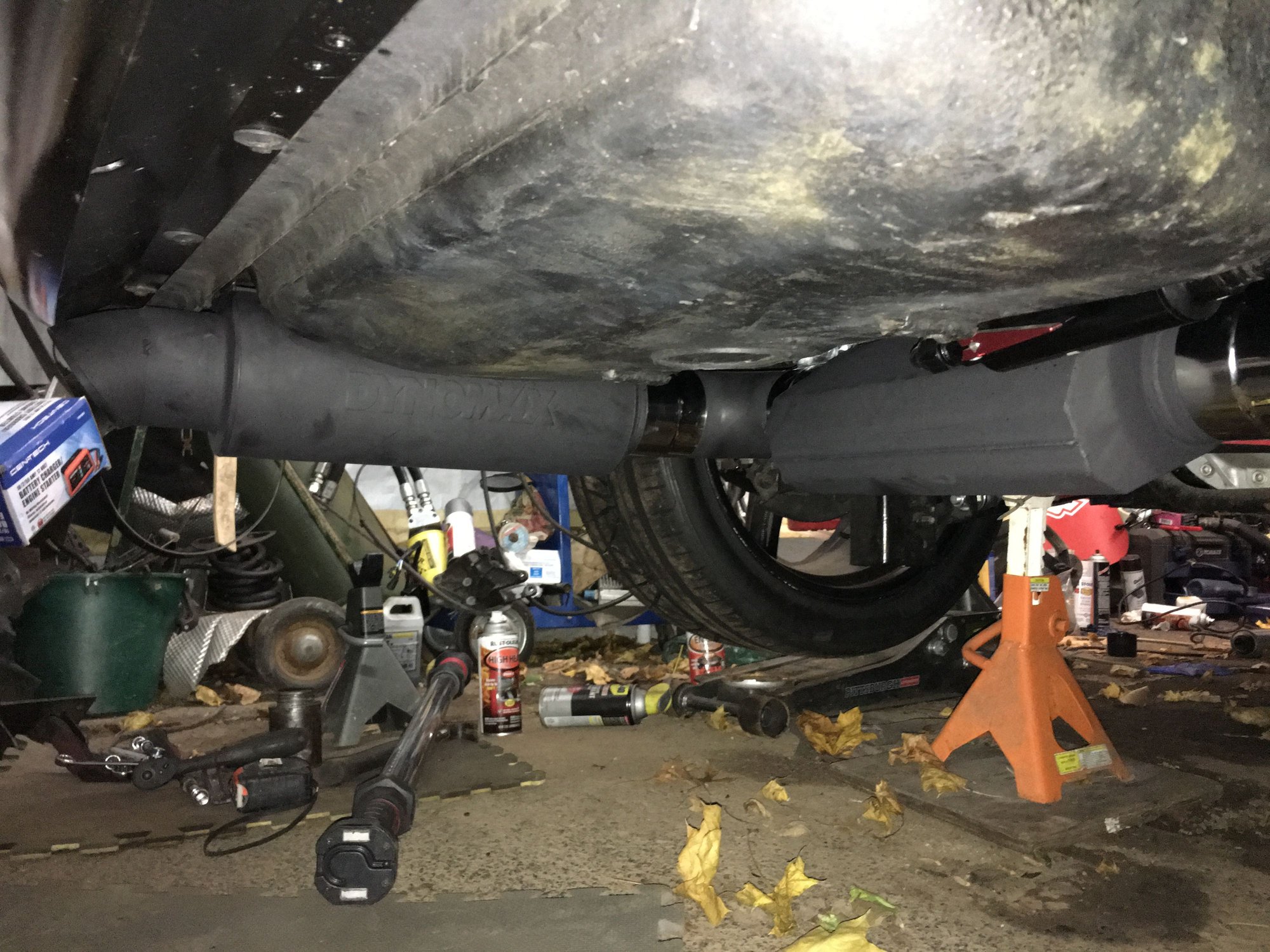 Does muffler placement matter in a single exhaust with multiple