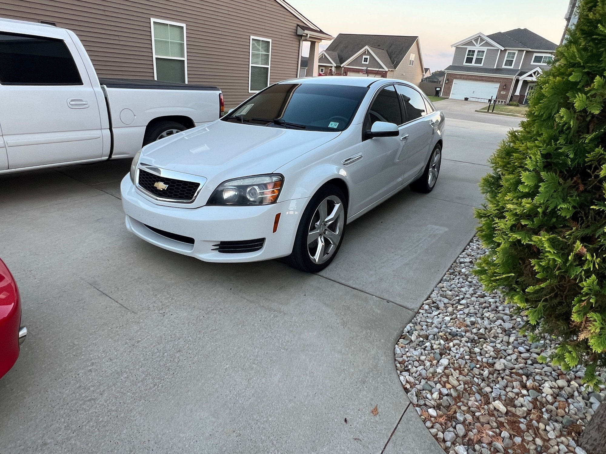 2014 Chevrolet Caprice - 2014 caprice ppv - Used - VIN 6g3ns5r24el982285 - 145,000 Miles - 8 cyl - 2WD - Automatic - Sedan - White - Owensboro, KY 42301, United States