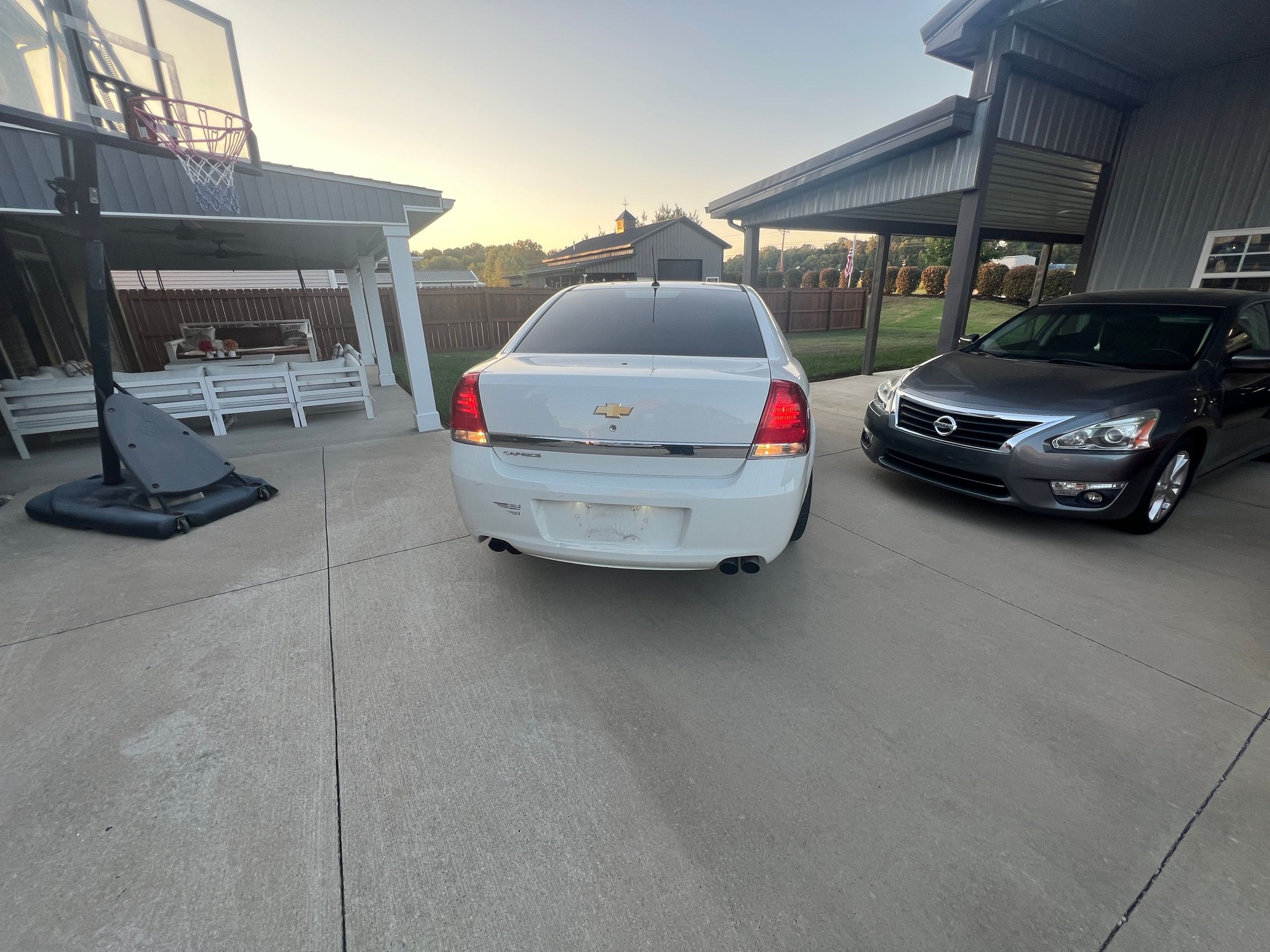 2014 Chevrolet Caprice - 2014 caprice ppv - Used - VIN 6g3ns5r24el982285 - 145,000 Miles - 8 cyl - 2WD - Automatic - Sedan - White - Owensboro, KY 42301, United States