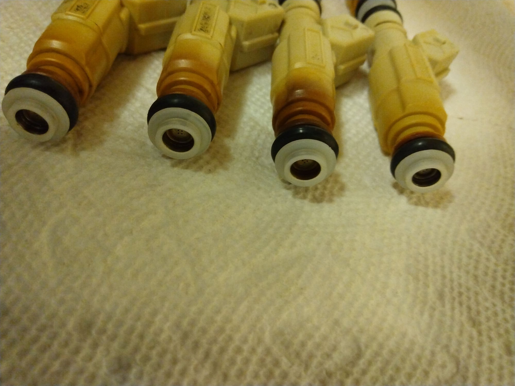 Engine - Intake/Fuel - Bosch 42 lb white injectors - Used - 0  All Models - Wichita Falls, TX 76308, United States