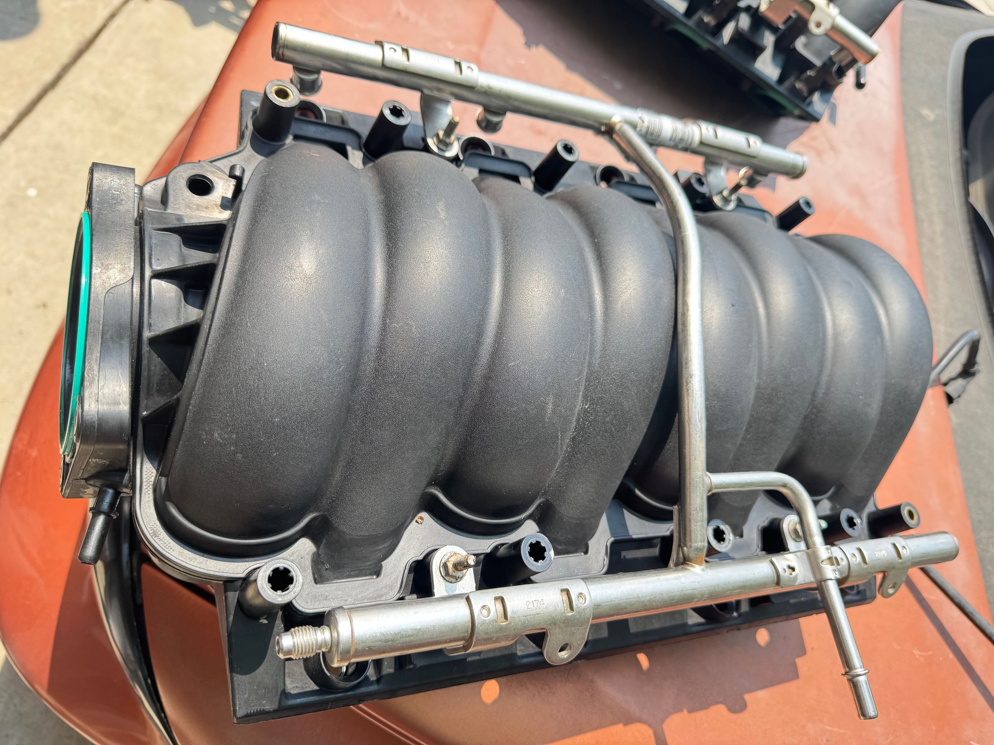Engine - Intake/Fuel - Ls2 intake and rails / ls2 injectors - Used - 0  All Models - Mcallen, TX 78503, United States