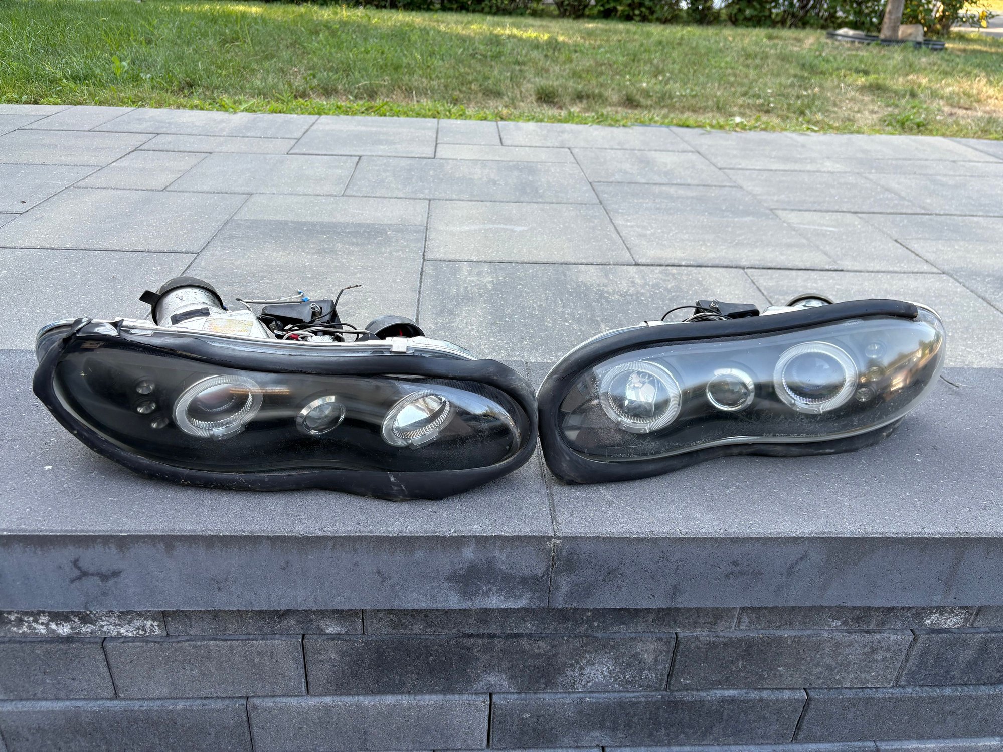 Exterior Body Parts - 1998-2002 Camaro headlights - Used - -1 to 2026  All Models - Montreal, QC H4R5E9, Canada