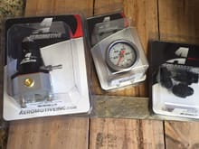 Aeromotive boost reference regulator with gauge and -6 ftiings!