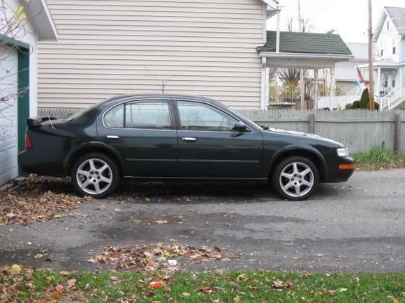 95 fourth generation Maxima
just bought it..