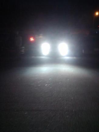 night time pic of the 4300k hids top and bottom