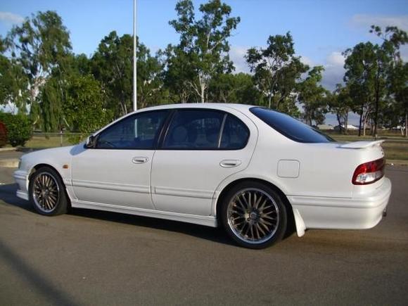 Espelir super lows on Konig rims