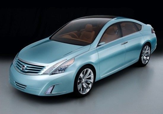 2012 Nissan Maxima view 550x384