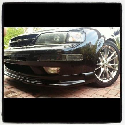 07 G35 18"s and Stillen front lip