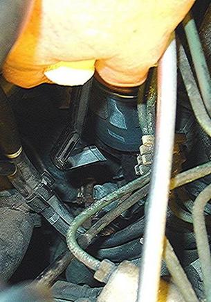 Maxima Fuel Filter Replacement 017