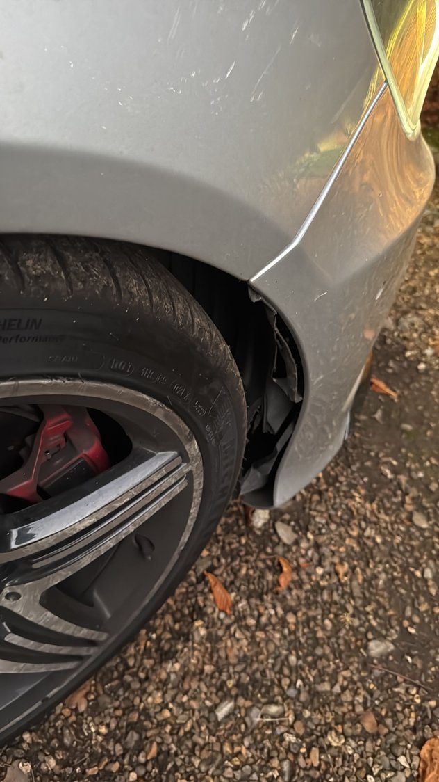 As you can see it�s damaged and need replacing. Thank you 