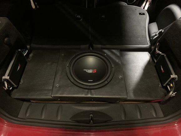 TWO AMPS 1 CERWIN VEGA MONO & 1 CERWIN VEGA 4 CHANNEL STEREO
1 12" SUB BRIDGED AND TUNED