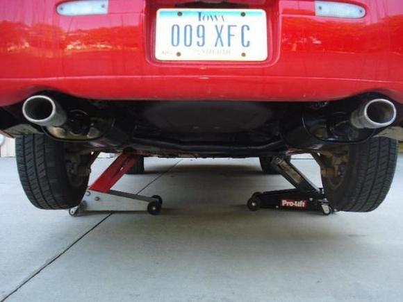 Painted the exhaust in high-temp gloss black.