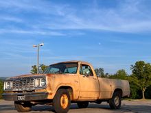 This was my first truck, a '77 D-100, it spent most of it's life on a farm, all it ever did was haul hay. It was originally a 318 3 on the tree. The 318 finally gave up after 310-ish thousand miles. So I found a 74 440 to shove in there. Of course, much to the disapproval to my boss and anyone I tell, I am keeping the A-230 behind the 440 because A, a three on the tree big block half ton is slick and B, the transmission was rebuilt right before I bought it, no point in letting it go to waste. 
