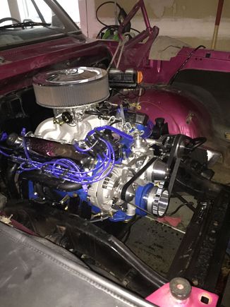 You can kind of see the mounts in this picture. 