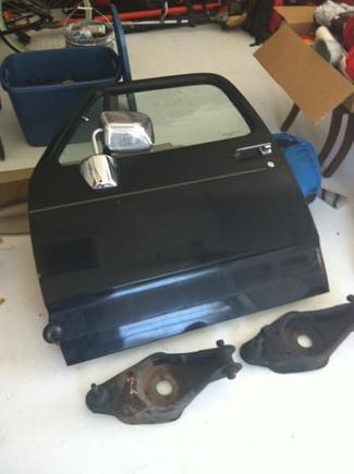 junk yard finds. driver door and van LCAs to lower front suspension