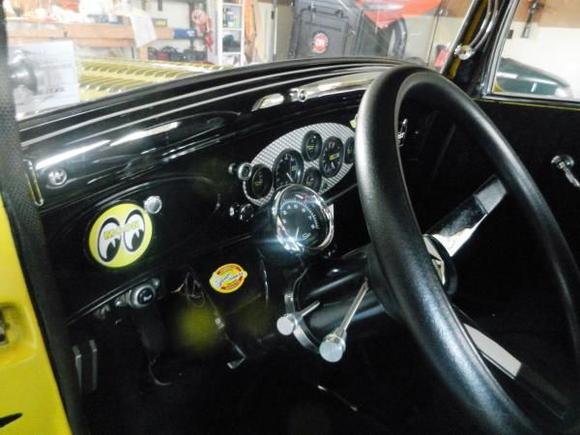 Tilt wheel - Sun Tach - Stewart Warner Gages in panel.