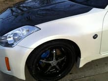 Good picture of wheels and caliper. Old hood was removed.