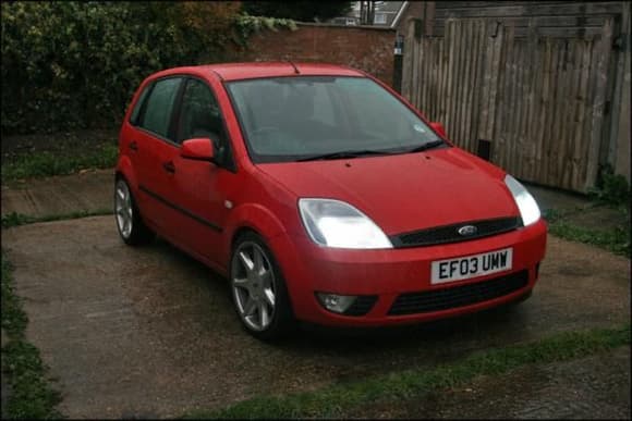 MK6 Fiesta 1.4 Zetec

Spax 45mm springs, RS7 Softspokes, 6k HID's, Facelight colour coded mirrors
