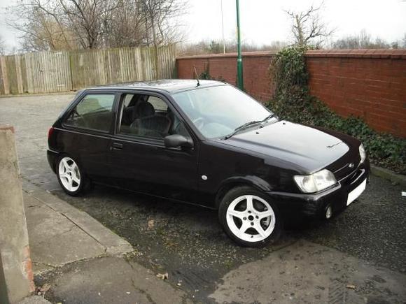 2 LITTER ZETEC ENGINE 
2 LITTER MAF 
K&amp;N INDUCTION KIT 
PORT MATCHED INLET 
DE CAT 
POWER FLOW BACK BOX
ESCORT COSWORTH CALIPERS 
H&amp;R COILOVERS
