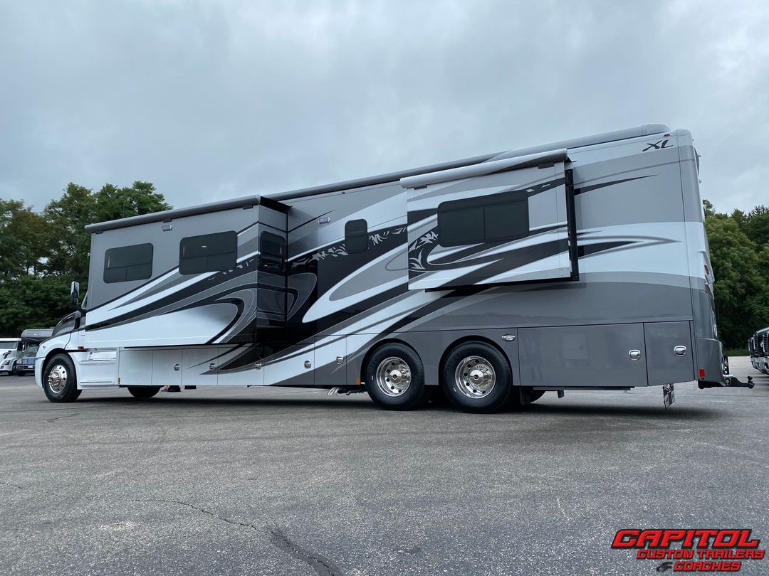 2023 RENEGADE XL MOTOR COACH 45' BUNK MODEL for Sale in BELTSVILLE, MD