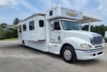 2004 40' Showhauler Interior Remodeled 200k miles 