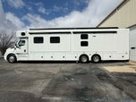 2026 ShowHauler Bunkbed Motorcoach w/2 Full Baths 