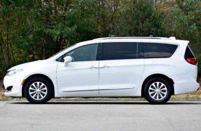 2019 Chrysler Pacifica  for sale $17,995 